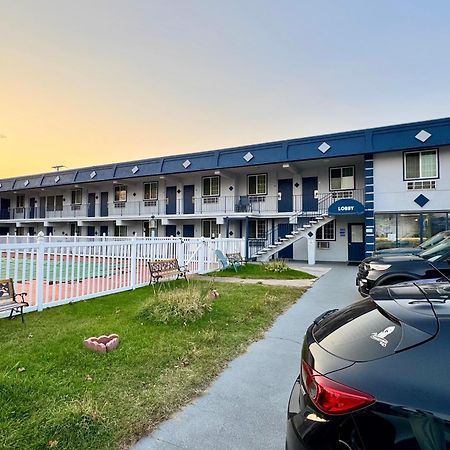 Rodeway Inn سانت جوزيف المظهر الخارجي الصورة